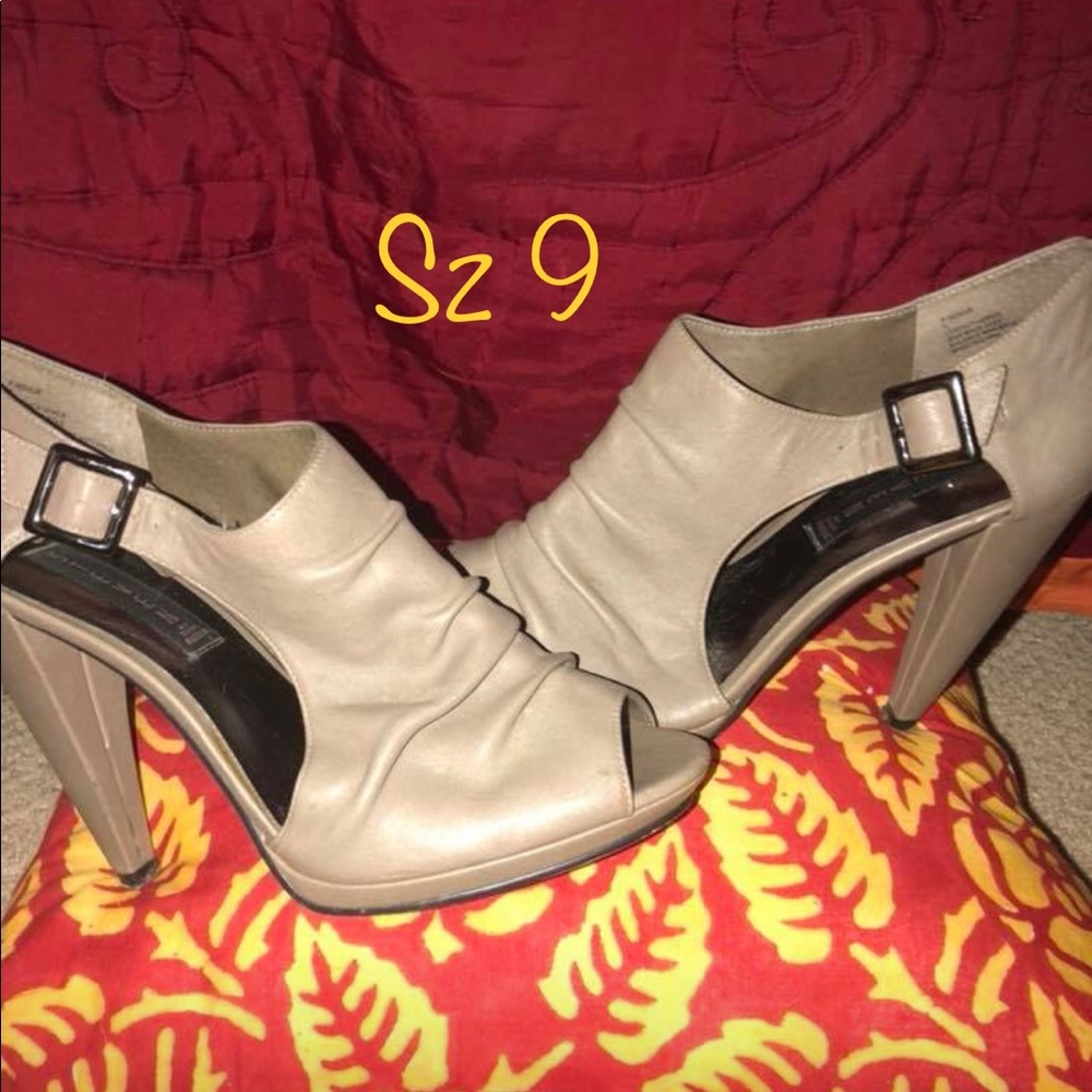 STEVEN by Steve Madden. Sz 9.